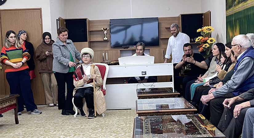Öğrenciler Huzurevindeki büyükleriyle buluştu