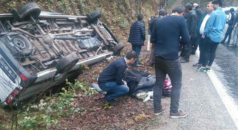 Şebinkarahisar’da öğrenci servisi devrildi