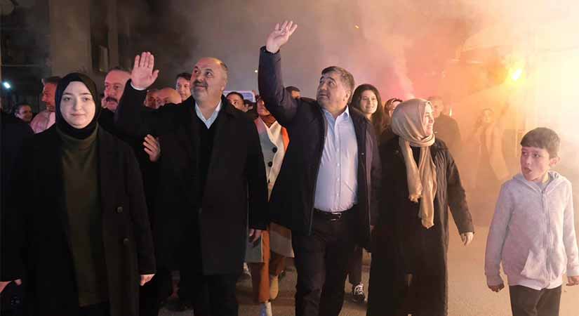 Başkan Şenlikoğlu’na Aksu’da muhteşem destek