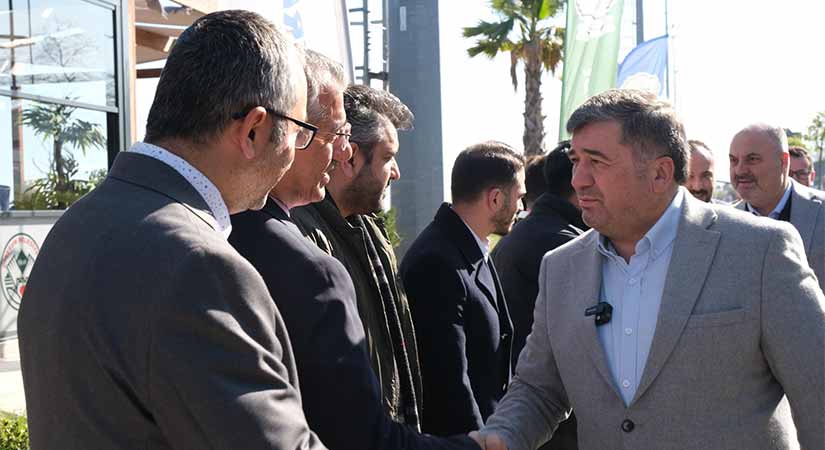 Şenlikoğlu, şehit aileleri ve gazilerle buluştu