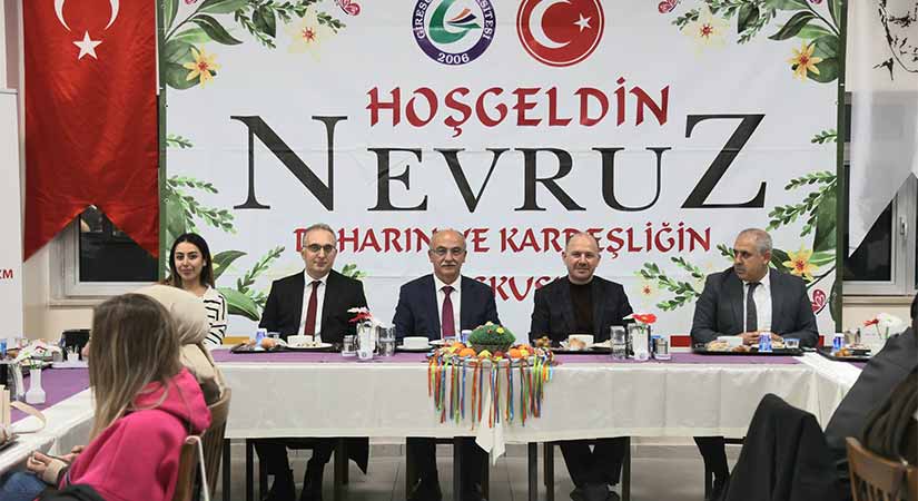 Vali Serdengeçti, üniversite öğrencileriyle iftar yemeğinde buluştu