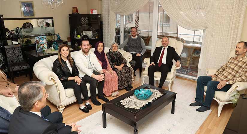 Vali’den, şehit ailesine ve gaziye ziyaret
