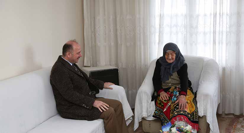 Vali Serdengeçti, Ulu Çınarlarımızı ziyaret etti
