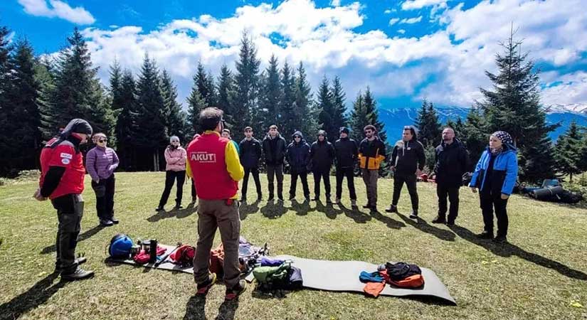 AKUT’tan yaylada kamp eğitimi