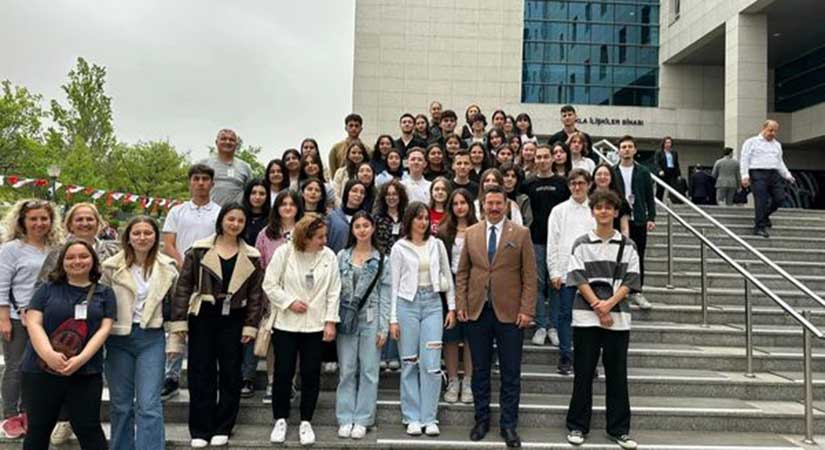 Milletvekili Konal öğrencileri ağırladı