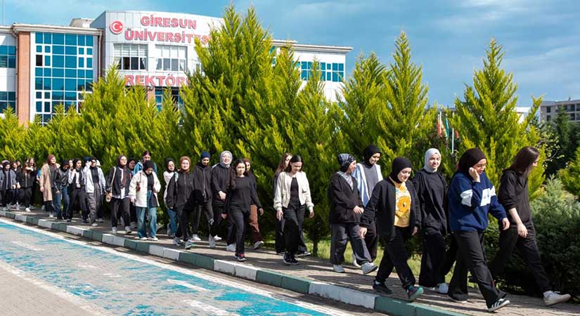 GRÜ, lise öğrencilerini ağırladı