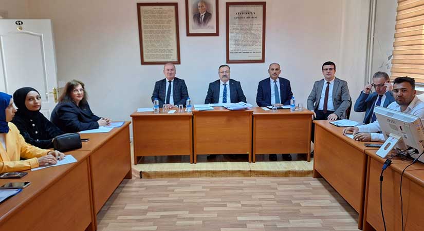 Şebinkarahisar’da eğitimde kaliteyi artırmak için müdürlerle bir araya geldi