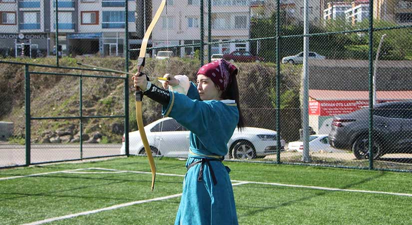 Genç okçular fırtına gibi esti!