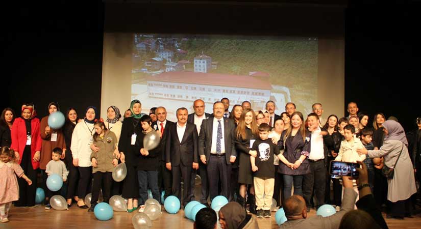 Otizm’e bir renkte sen kat mesajı