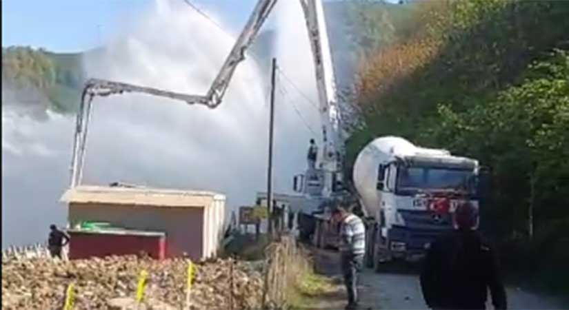 Ülper Köyü’nde patlayan boru, şehirde su kesintisine yol açtı