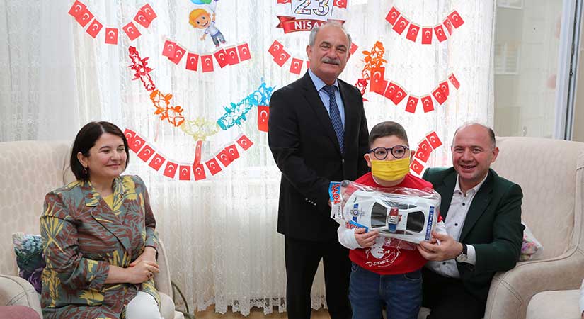 Vali Serdengeçti’den Anlamlı Ziyaret