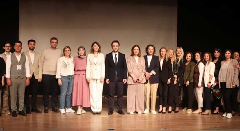 Hemşirelere geniş koordineli panel