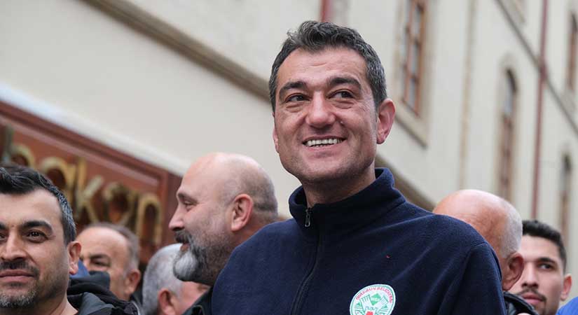 Belediye Başkanı işçi bayramında işçilerle yürüdü