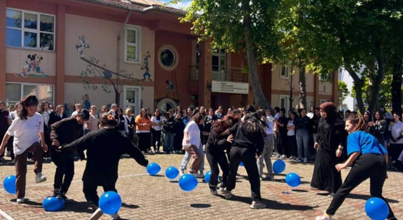 Bu okulda bayram coşkusu bir başka yaşandı