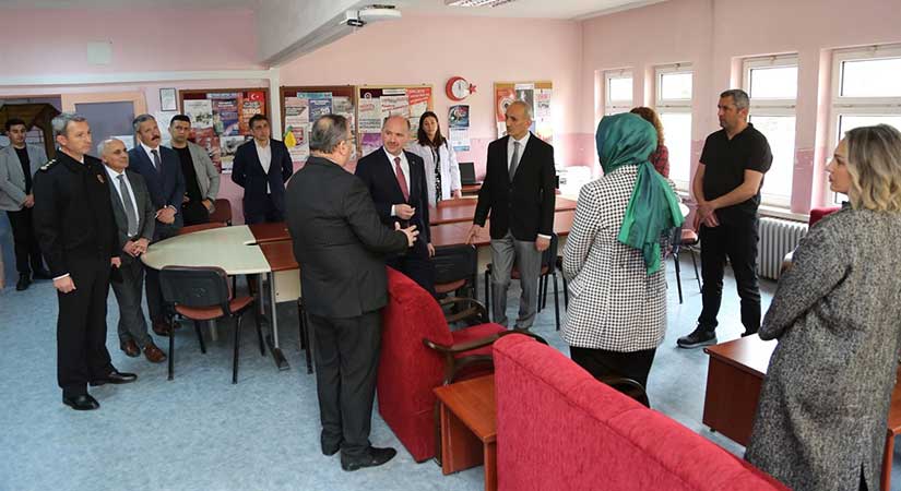Vali Serdengeçti, özel çocuklarla buluştu