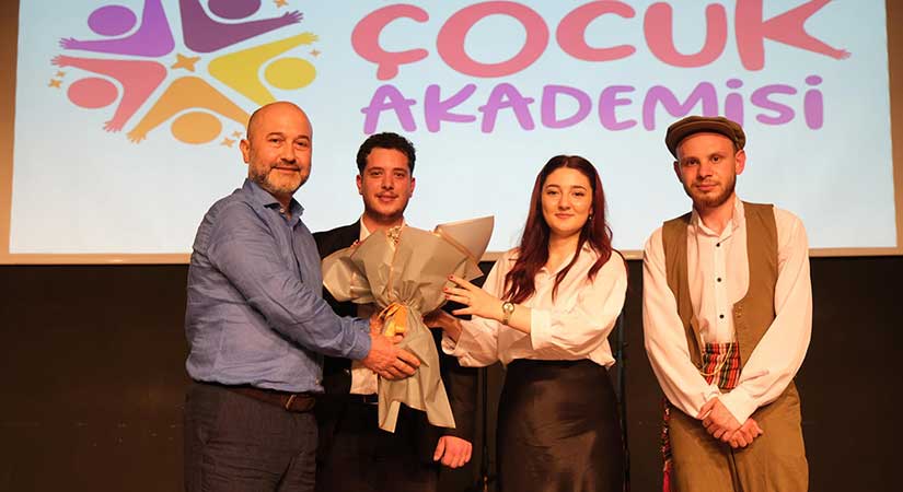 Çocuk Akademisi’nin yıl sonu gösterisi büyüledi