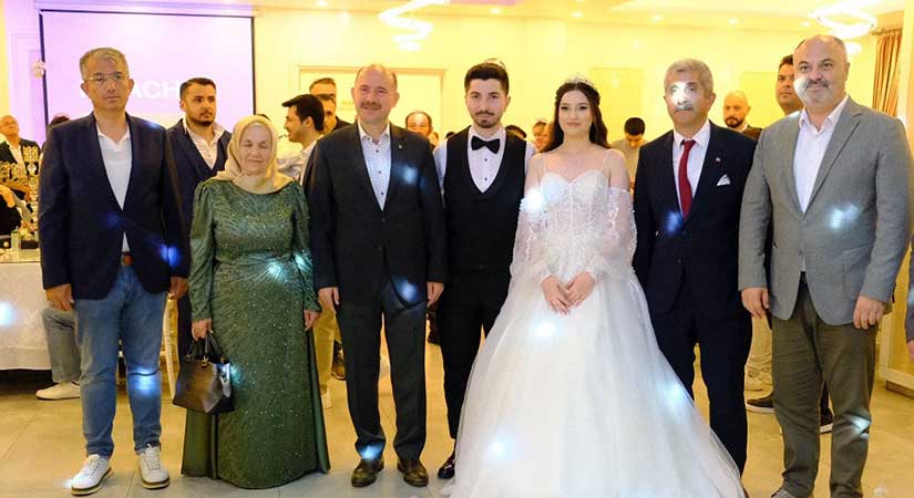 Vali Serdengeçti, şehit aileleriyle bir arada