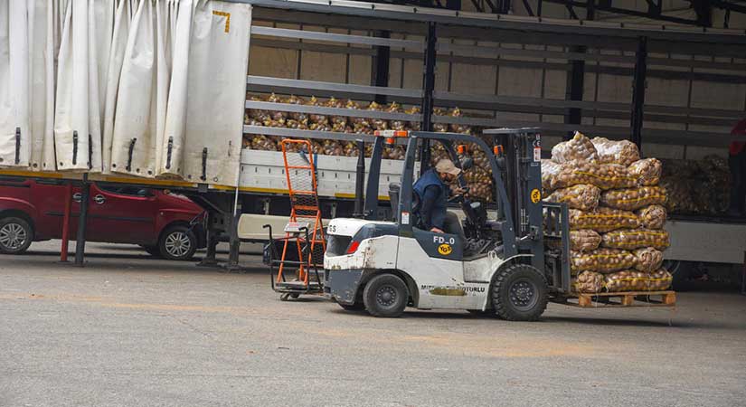 Yaş sebze ve meyve halinde kayıt dışı satışa geçit verilmiyor