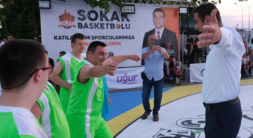 Özel misafirler Sokak Basketboluna damga vurdu