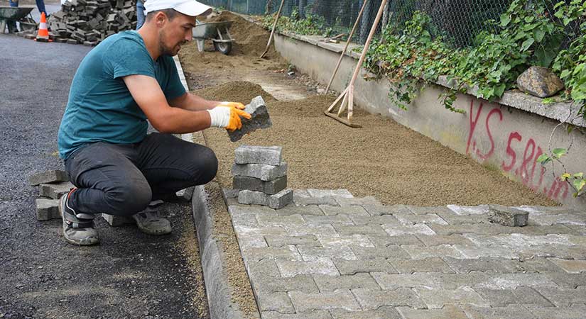 Belediye üstyapı çalışmalarını yoğunlaştırdı