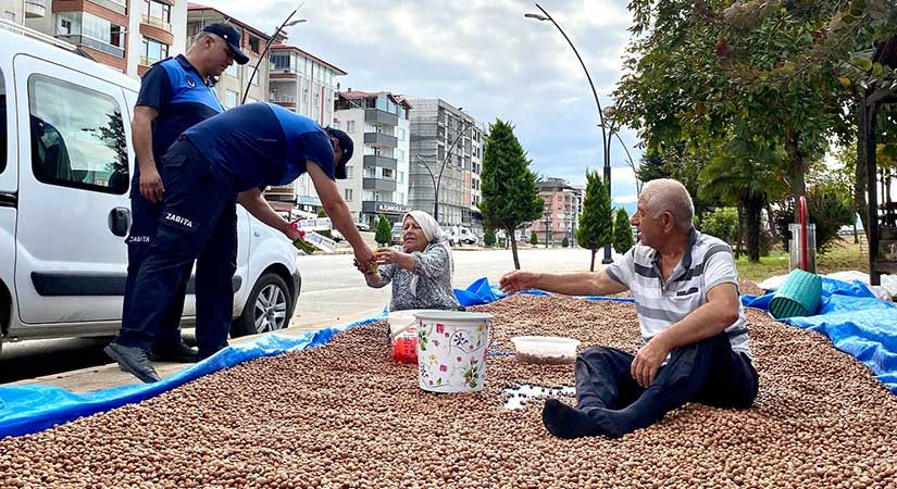 Başkan Sıbıç’tan, üreticilere kek ve meyve suyu ikramı