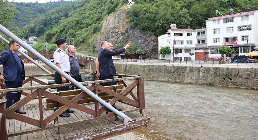 Duroğlu’nda selin izleri siliniyor