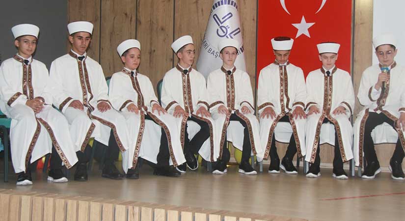 Eynesil’de hafızlığını tamamlayan 8 öğrenci icazet aldı