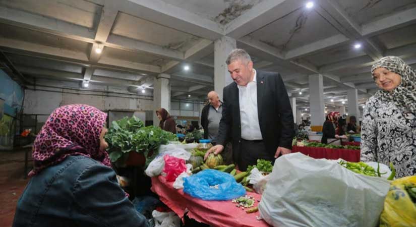 Başkan Necmi Sıbıç salı pazarında esnafı ziyaret etti