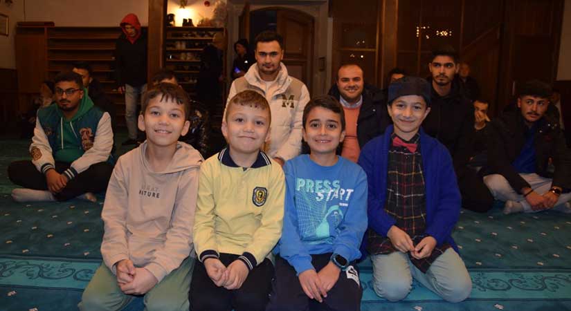 Giresun’da aileler camilerde buluşuyor