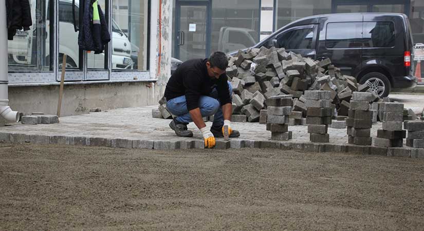 Belediyenin altyapı ve üstyapı çalışmaları devam ediyor