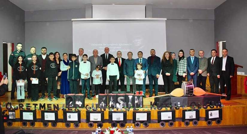 Espiye’de 24 Kasım Öğretmenler Günü kutlandı 