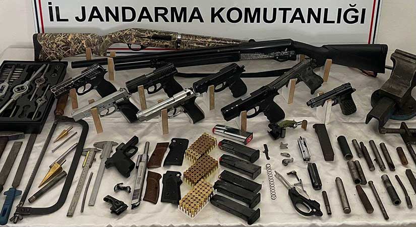 Giresun Jandarmasından kaçak silah ticaretine darbe