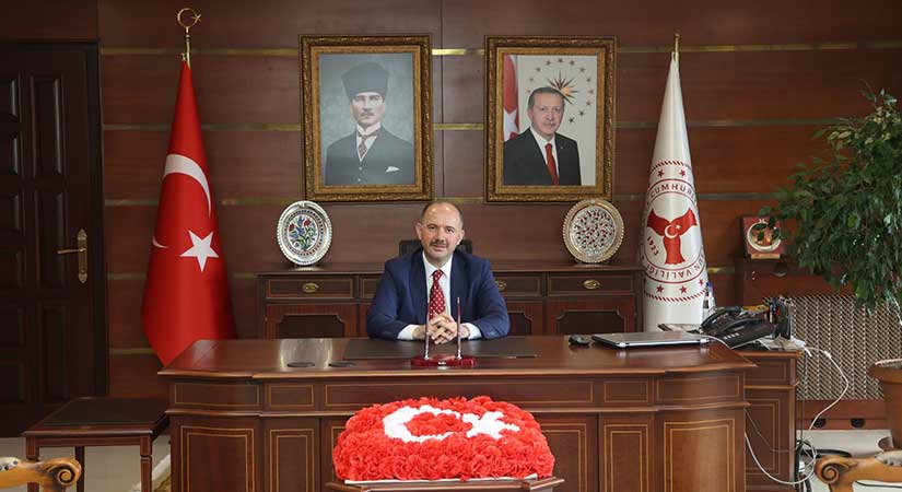 Vali Serdengeçti’nin 10 Kasım Atatürk’ü anma günü mesajı