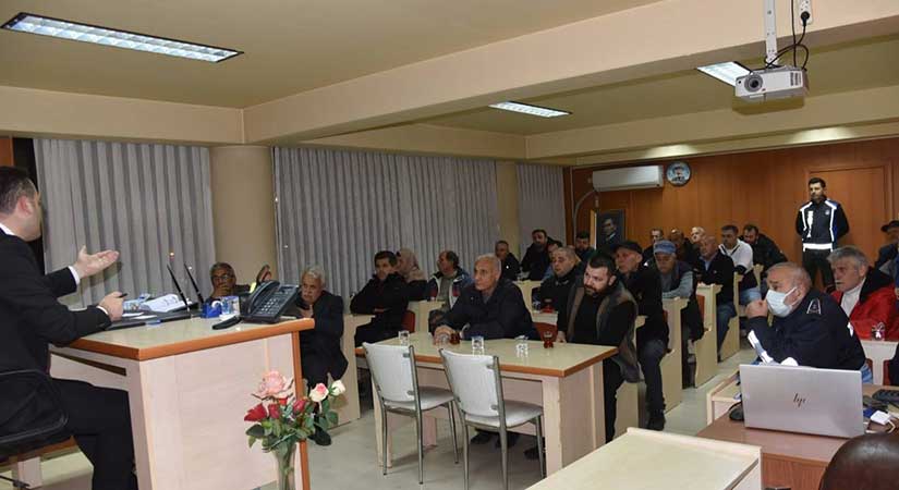 Başkan Dede, pazarcı esnafıyla buluştu