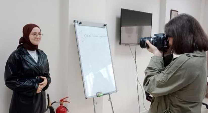 İletişimci öğrencilere fotoğraf çekme eğitimi