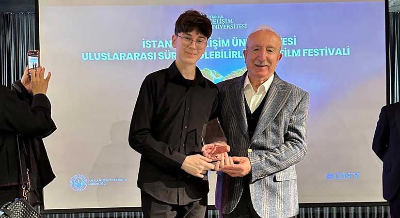 Mimar Sinan Anadolu Lisesi yine birinci