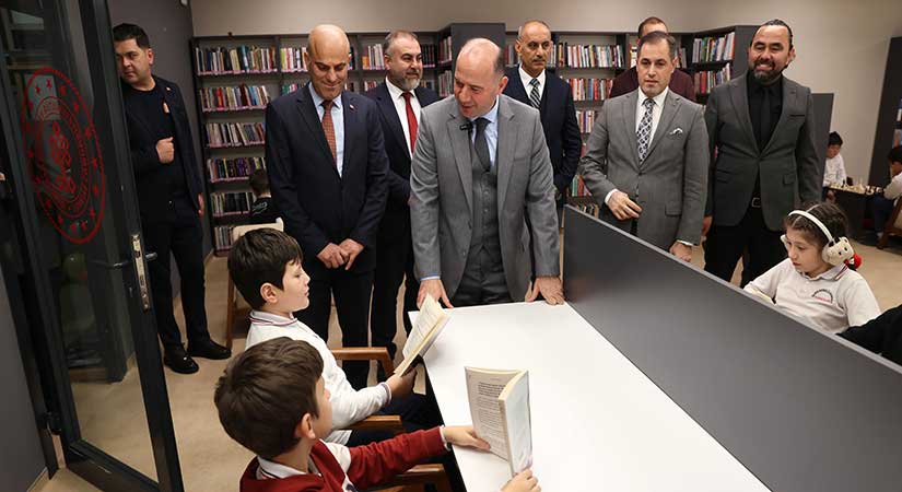 10 bin kitap kapasiteli teknolojik kütüphane