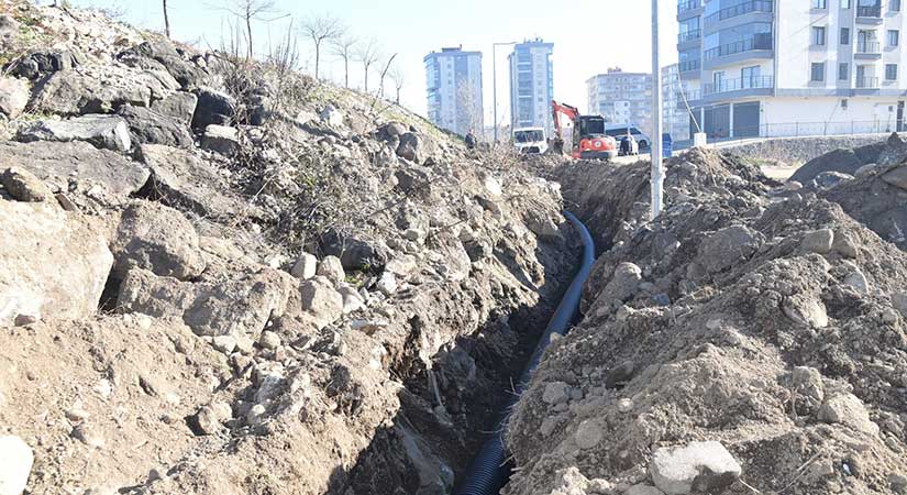 Görele’de yağmur suyu drenaj çalışmaları sürüyor