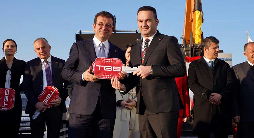 Görele Belediyesi’ne yeni çöp aracı hibe edildi