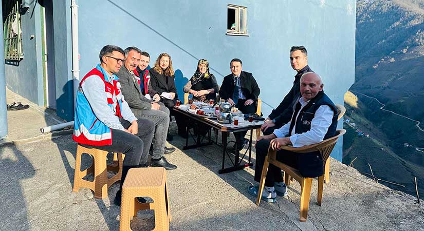 Espiye Kaymakamı Kavanoz köylülerin sorunlarını dinledi