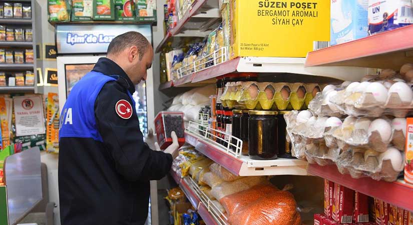 Zabıta ekipleri bakkallarda denetim yaptı