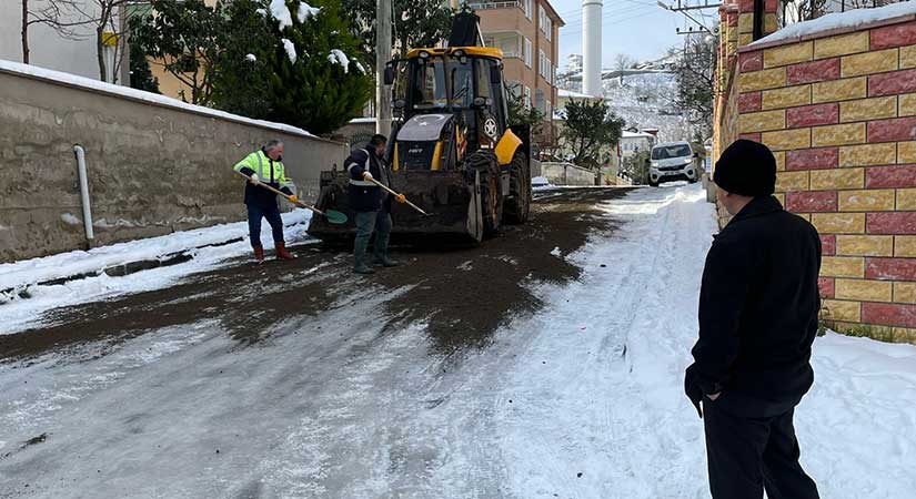 Piraziz’de Karla Mücadele Çalışmaları Sürüyor