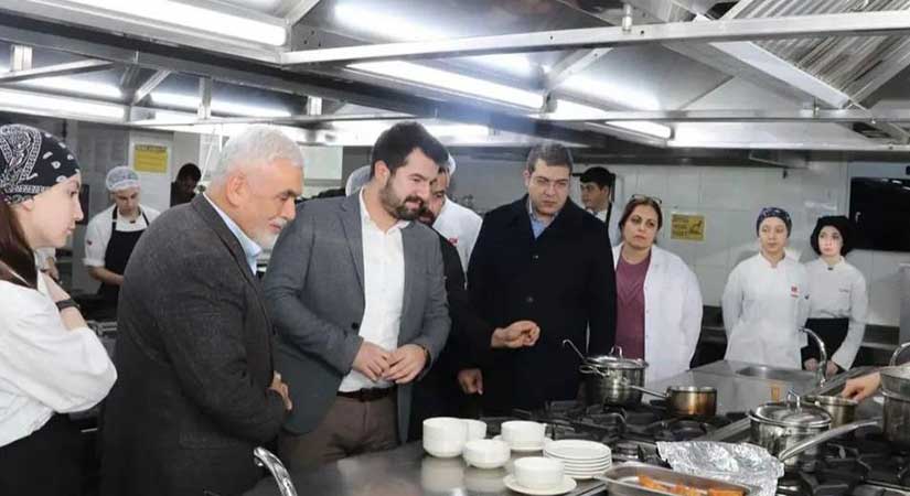 Kaymakam ve Başkan öğrencilerle buluştu