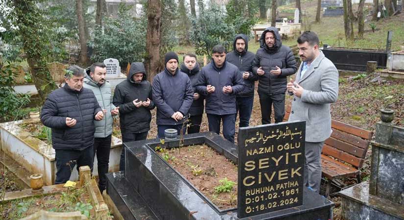 Başkan Ayyıldız, Seyit Civek’i mezarı başında andı