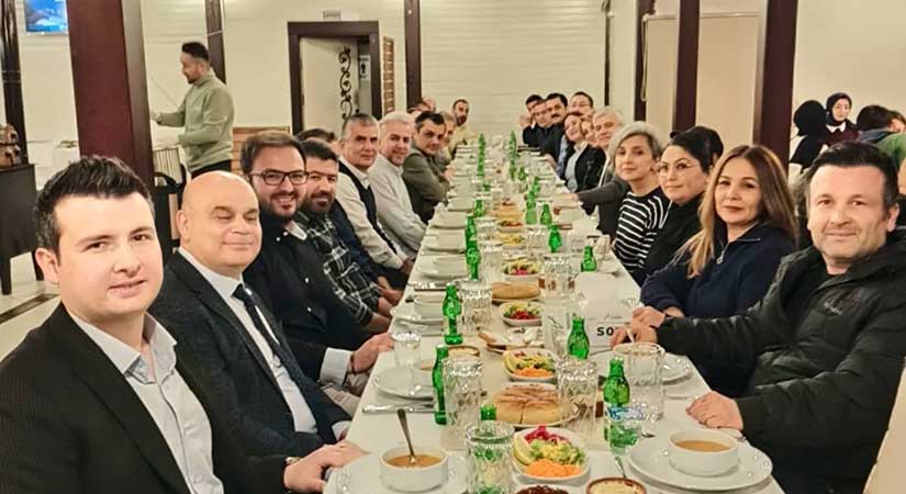 Akademisyenler iftarda bir araya geldi