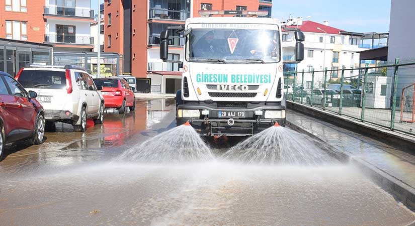 Giresun Belediyesi’nden caddelerde temizlik seferberliği!