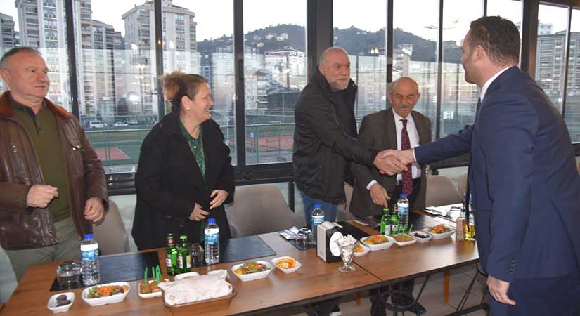 Başkan Dede, meclis üyeleriyle iftar yaptı