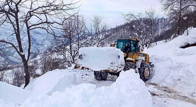 Giresun’da kar yağışı nedeniyle 26 köy yolu kapandı!