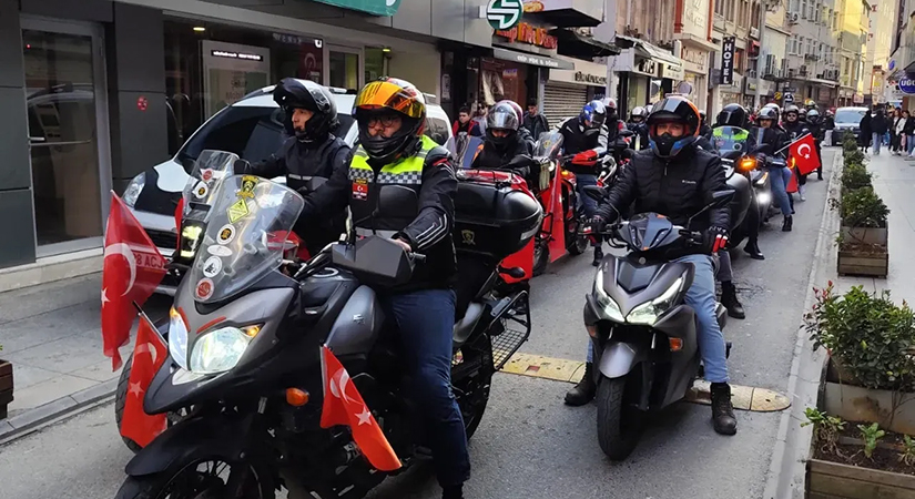 Motosikletlilerden cesur dayanışma