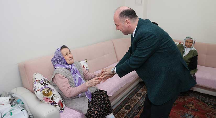 Validen asırlık çınarlara ramazan ziyareti